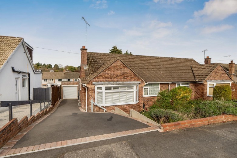 Click the photo for more details of Southey Road, Rugby, CV22
