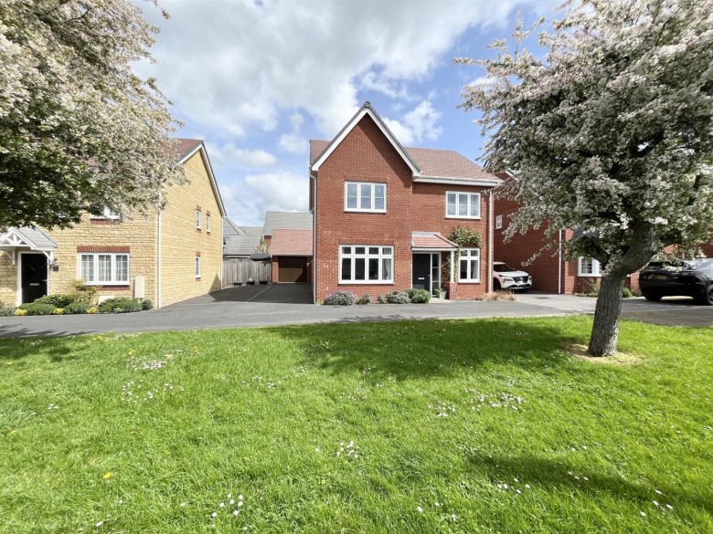 Click the photo for more details of Mary Shunn Way, Wantage, Oxfordshire OX12