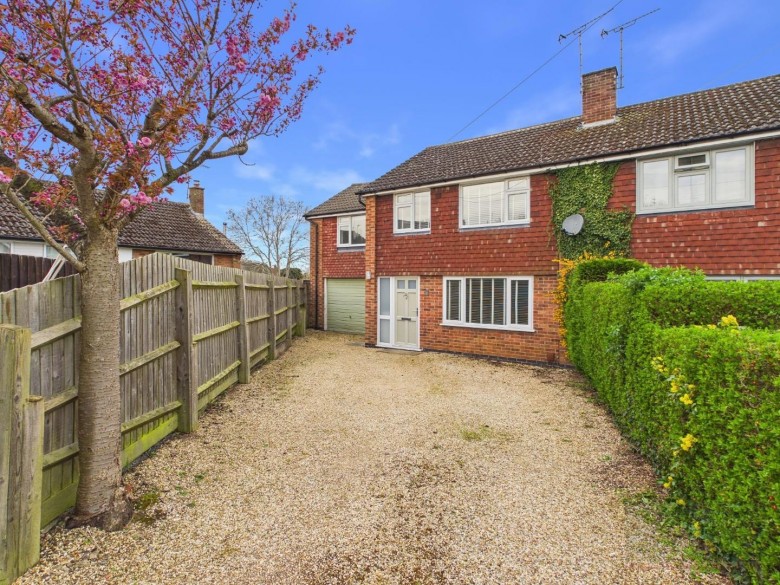 Click the photo for more details of Oakfield Close, Great Glen, Leicestershire