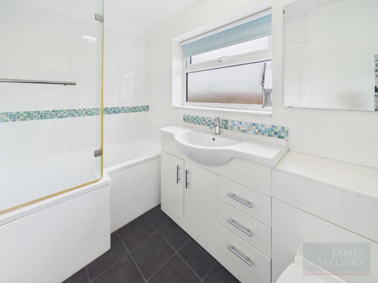 Images for Oakfield Close, Great Glen, Leicestershire