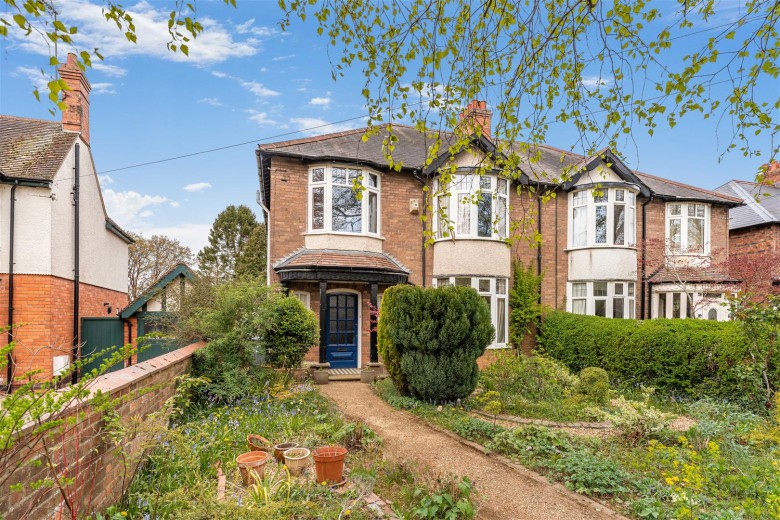 Click the photo for more details of Bloxham Road, Banbury - Arts and Crafts influence