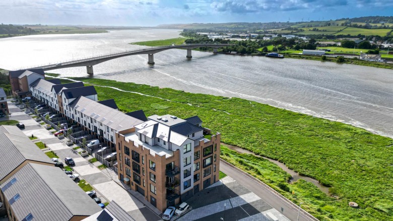 Click the photo for more details of Taw Wharf, Sticklepath, Barnstaple