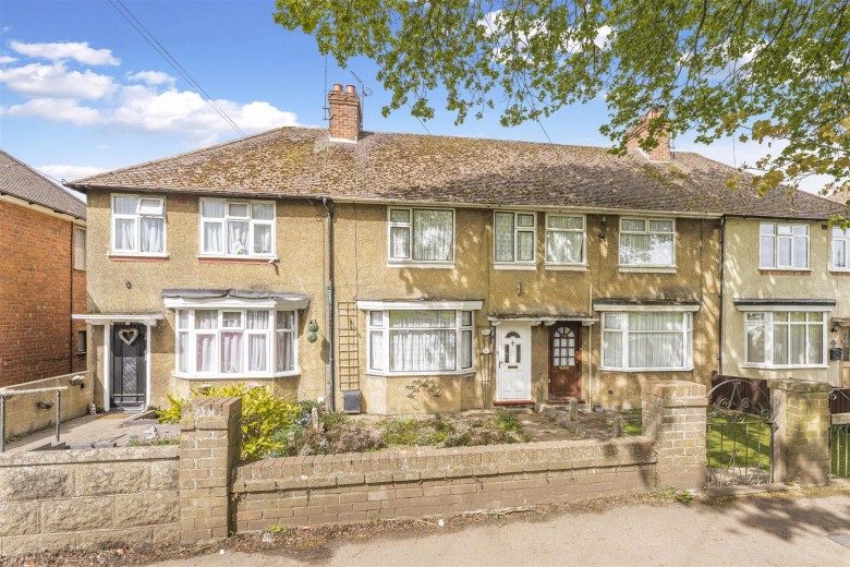 Click the photo for more details of Ruscote Avenue, Banbury - no upward chain