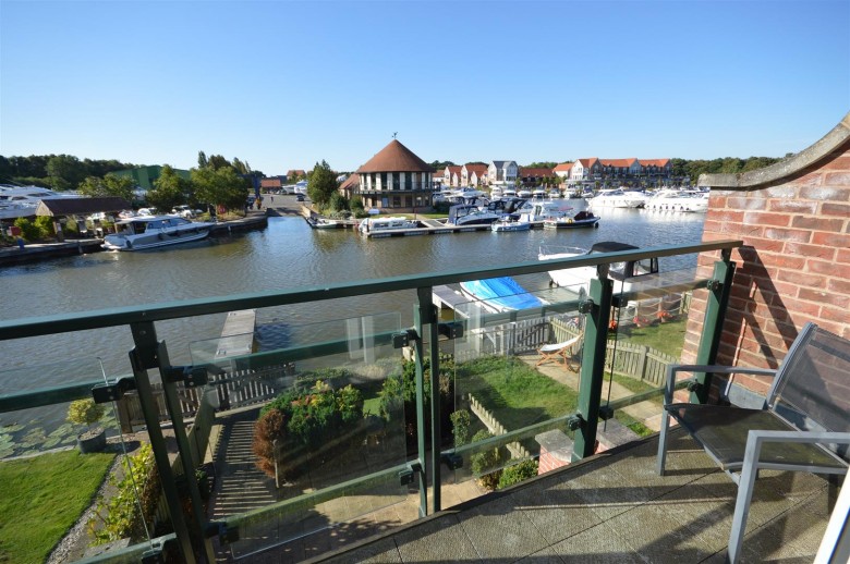 Click the photo for more details of Park Lane, Burton Waters, Lincoln