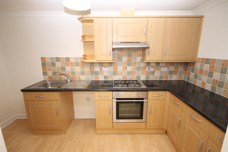 Images for Brooklands, Queens Road , Freshwater