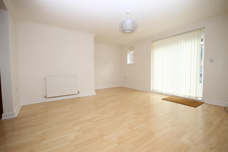 Images for Brooklands, Queens Road , Freshwater