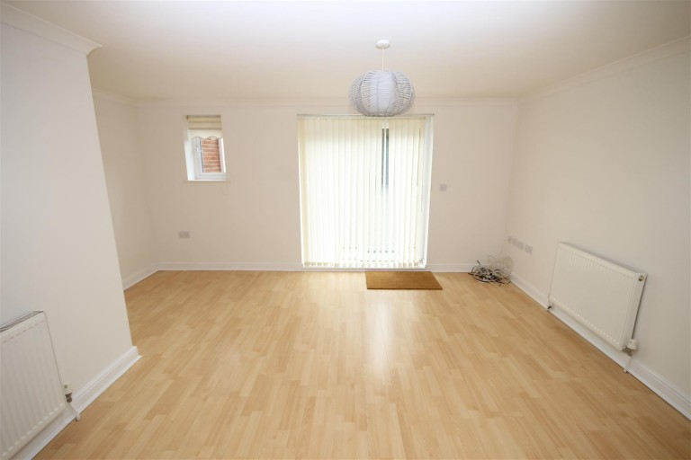 Images for Brooklands, Queens Road , Freshwater