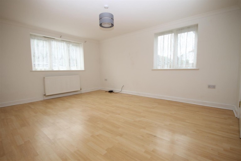 Images for Brooklands, Queens Road , Freshwater
