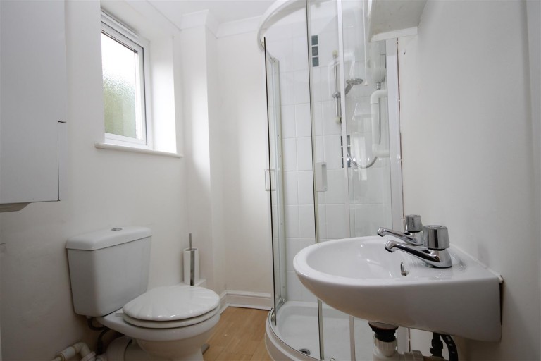 Images for Brooklands, Queens Road , Freshwater