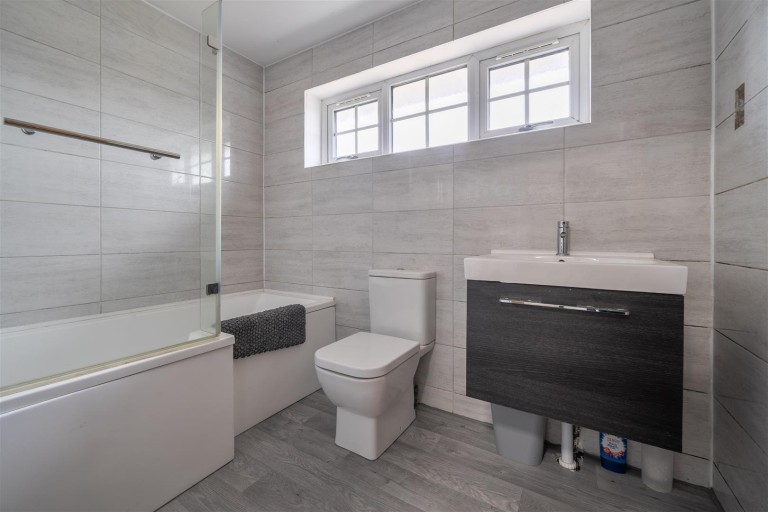 Images for Calvert Road, Greens Norton, NN12