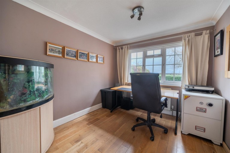 Images for Calvert Road, Greens Norton, NN12