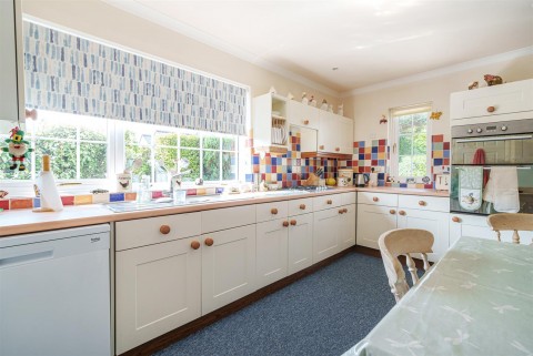 Click the photo for more details of Binkham Hill, Yelverton