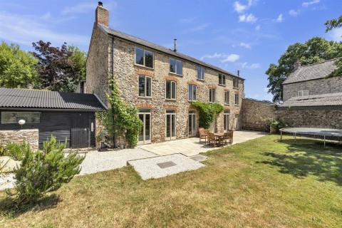 Click the photo for more details of Dalwood, Axminster