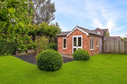 Images for Old Vicarage Gardens, Skellingthorpe, Lincoln