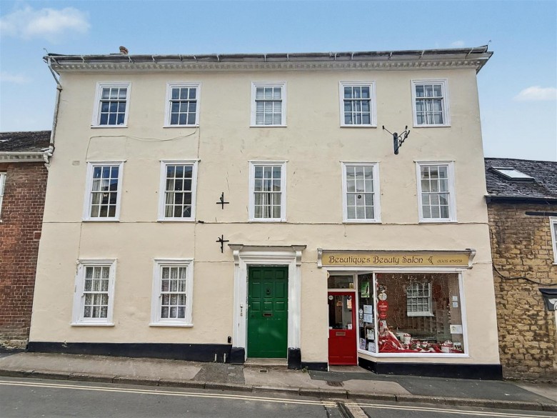 Click the photo for more details of 8A Barrack Street, Bridport