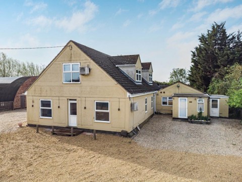Click the photo for more details of Hillrow Causeway, Haddenham, Ely