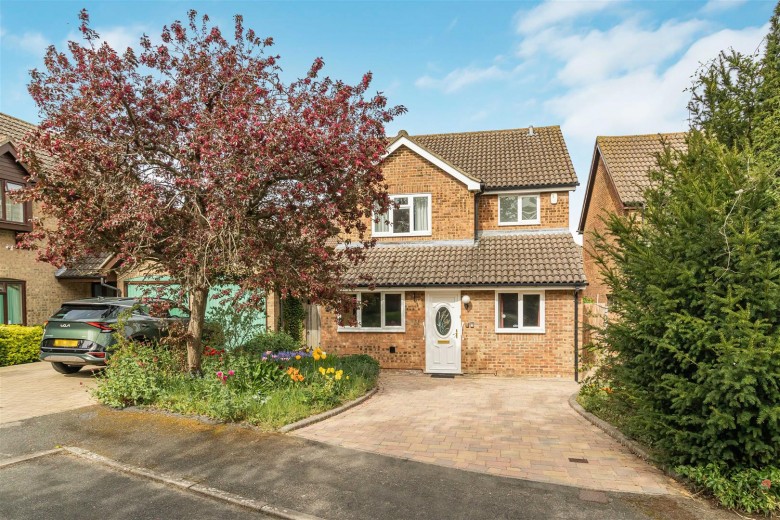 Click the photo for more details of Coltsfoot Close, Cambridge