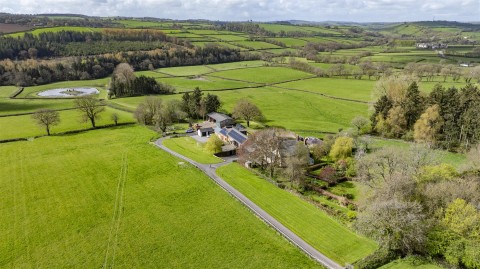 Click the photo for more details of Shillingford, Tiverton