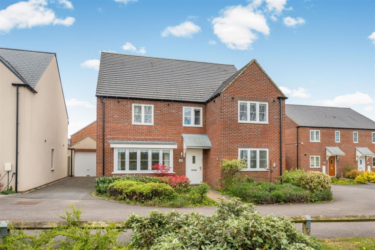 Images for Swift Drive, Bodicote, Banbury - exceptionally good layout