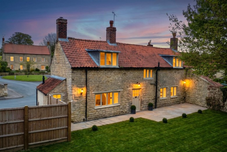Click the photo for more details of Vicarage Lane, Wellingore, Lincoln