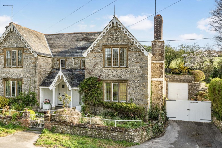 Click the photo for more details of Dorchester Road, Frampton, Dorchester