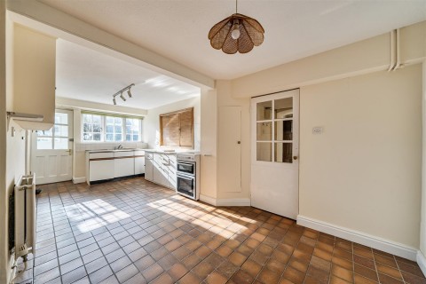 Click the photo for more details of Dorchester Road, Frampton, Dorchester