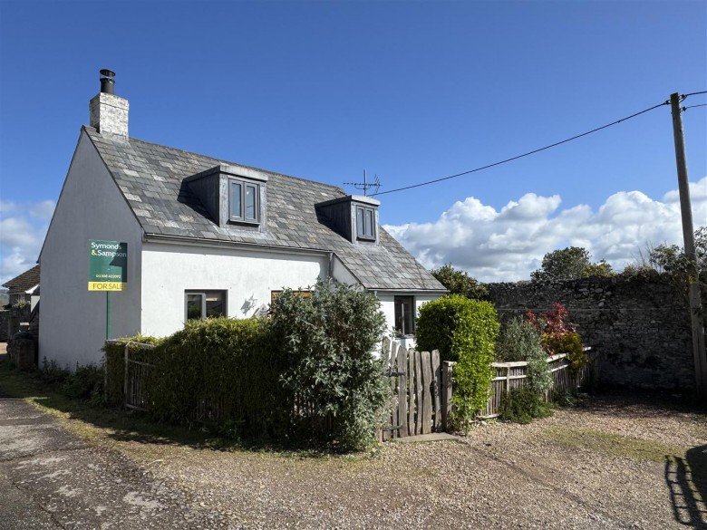 Click the photo for more details of Chestnut Cottage, Backlands Farm, The Street, Charmouth, Bridport