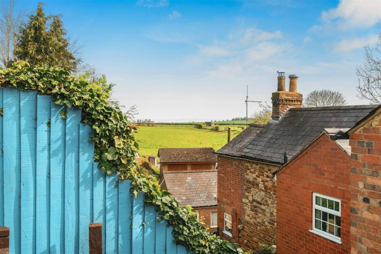 Images for Fosters Booth Road, Pattishall, NN12