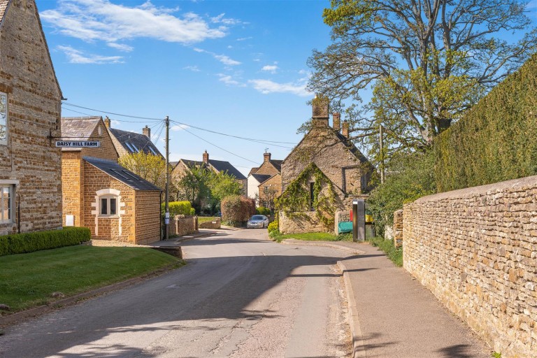 Images for Dashwood Rise, Duns Tew
