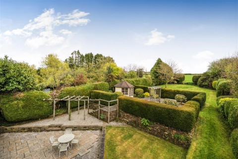 Click the photo for more details of Trefinnick Road, Bray Shop, Callington