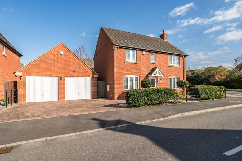 Click the photo for more details of Poppy Road, Lutterworth. LE17