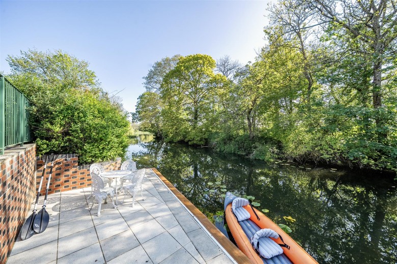 Click the photo for more details of Gravel Lane, Charlton Marshall