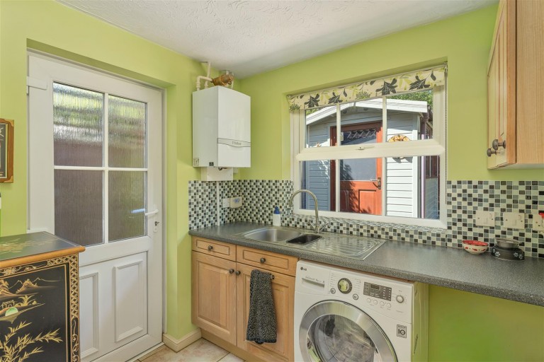 Images for Waller Drive, Banbury - ideal for families and homeworkers