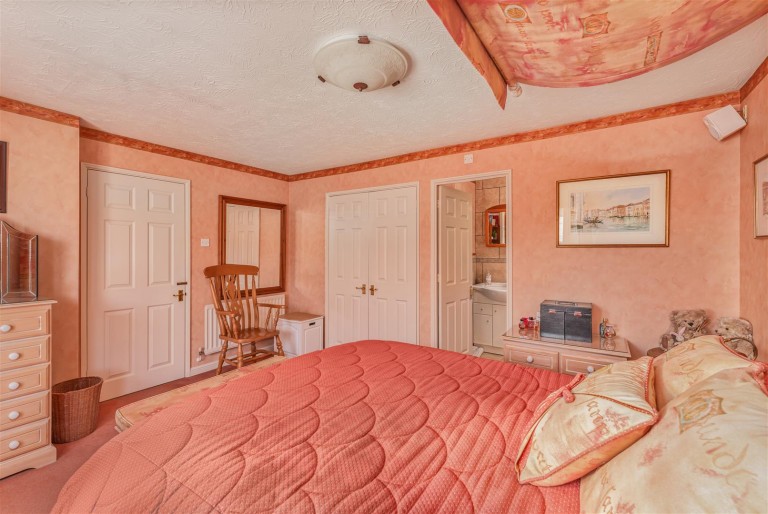 Images for Waller Drive, Banbury - ideal for families and homeworkers