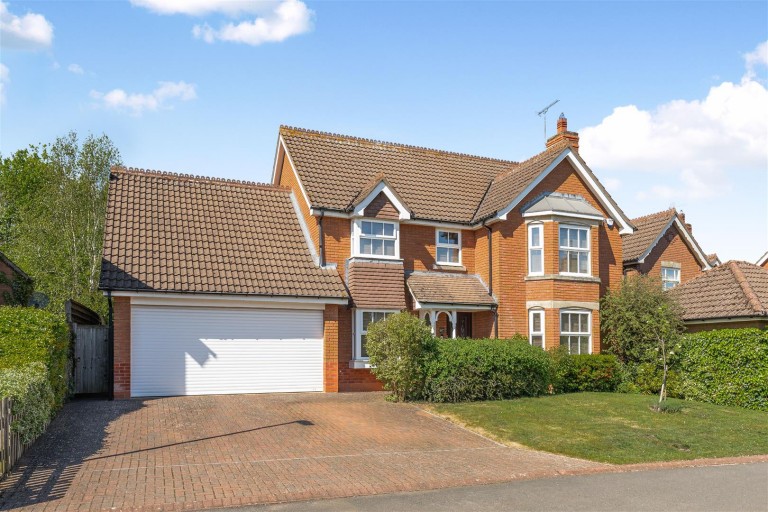 Images for Waller Drive, Banbury - ideal for families and homeworkers