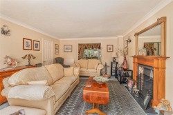 Images for Waller Drive, Banbury - ideal for families and homeworkers
