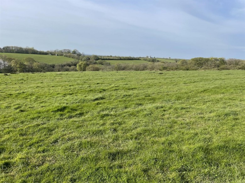 Click the photo for more details of Clawton, Holsworthy