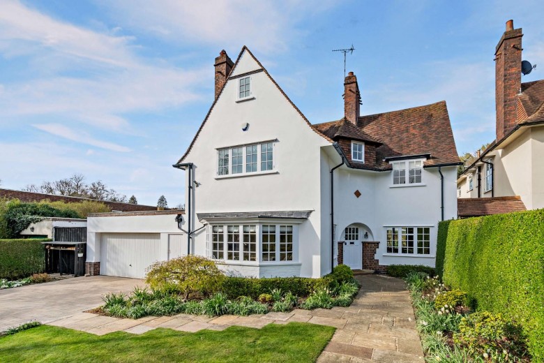 Click the photo for more details of Meadowcourt Road, Oadby, Leicestershire