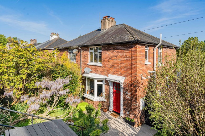 Click the photo for more details of Smithfields, Totnes