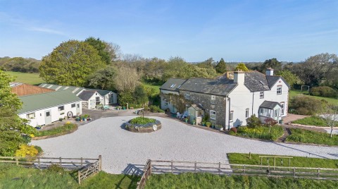 Click the photo for more details of Sparnock, Truro