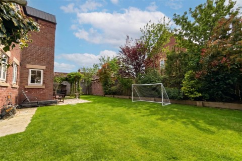 Click the photo for more details of Lincoln Road, Bassingham, Lincoln