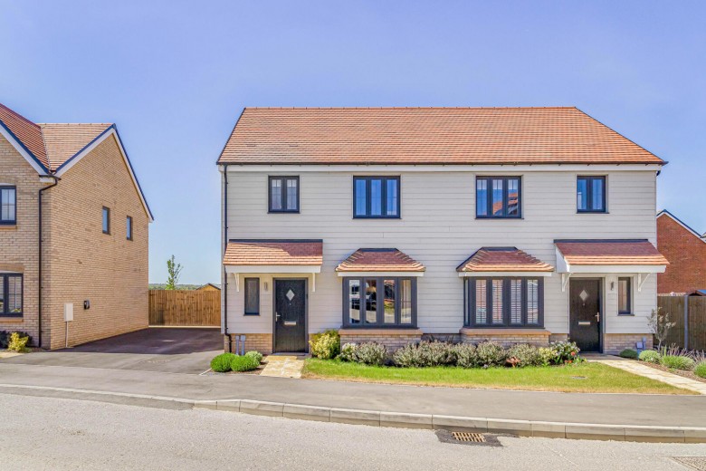 Click the photo for more details of Jackdaw Way, Kennett