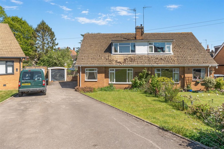 Click the photo for more details of The Close, Chipping Warden - tucked away spot