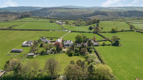 Click the photo for more details of Dunterton, Tavistock