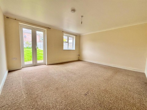 Click the photo for more details of Avenue Road, Freshwater