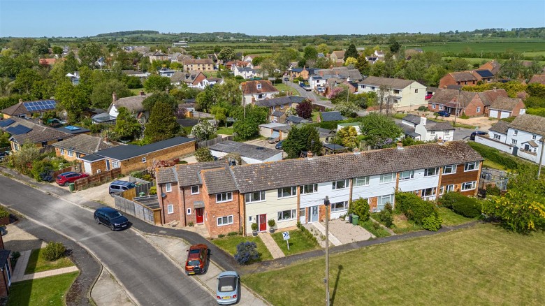 Click the photo for more details of Longcot, Shrivenham, SN7