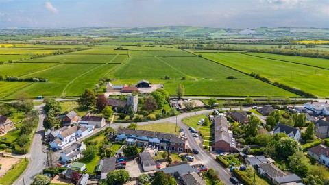 Click the photo for more details of Longcot, Shrivenham, SN7