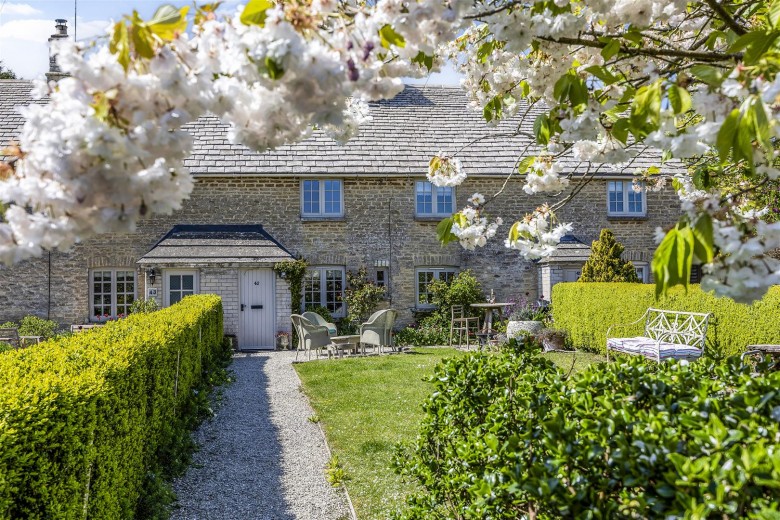 Click the photo for more details of Coln St. Aldwyns, Gloucestershire