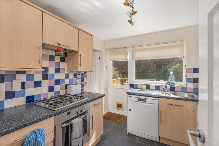 Images for Wards Crescent, Bodicote - chain free