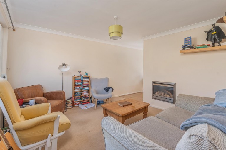 Images for Wards Crescent, Bodicote - chain free